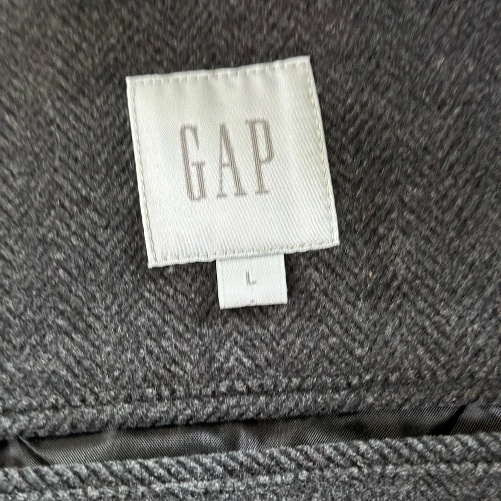 Gap men’s large tweed blazer, two button front‎ gray herringbone pattern,